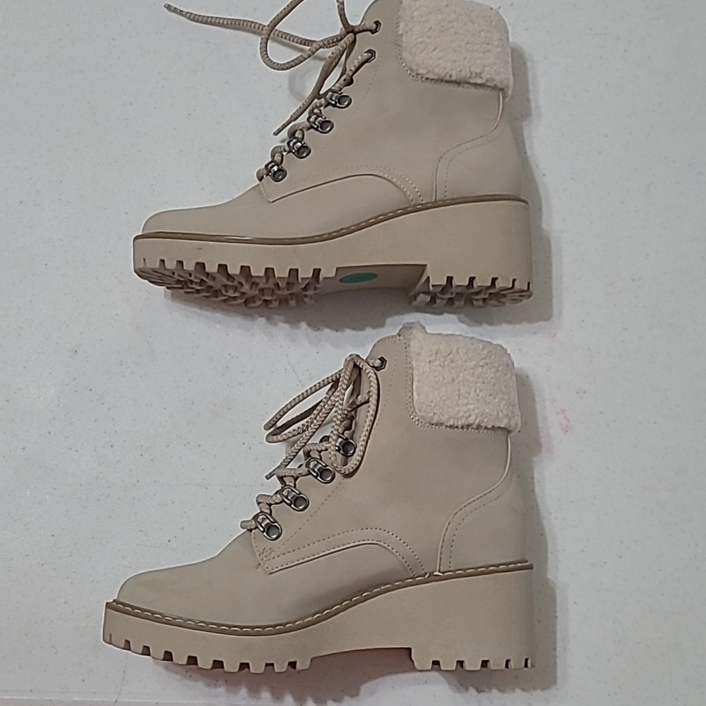 NWOT Dolce Vita Women's Roster Cream Lace-Up Ankle Boots size 8 - Picture 6 of 10